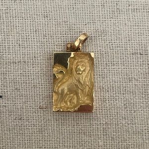 18k Gold Lion Leo Pendant